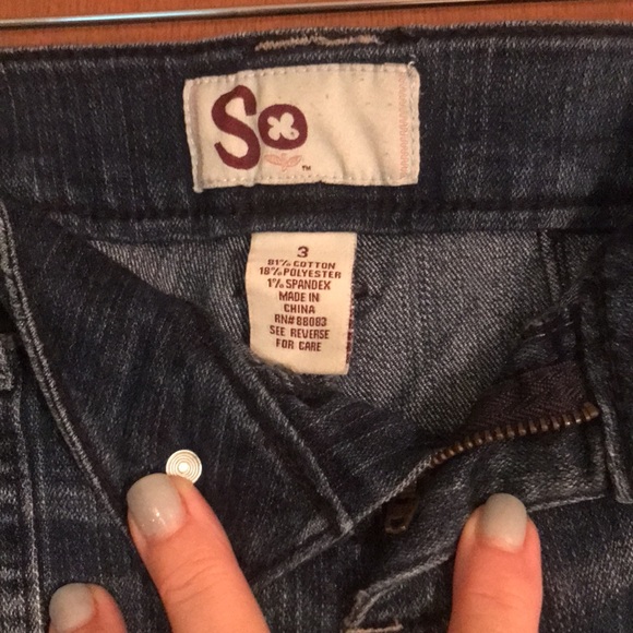 So soft distressed Junior jeans w/brass accents - Picture 3 of 5